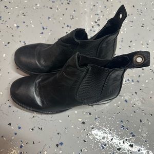 Leather boots size 37
